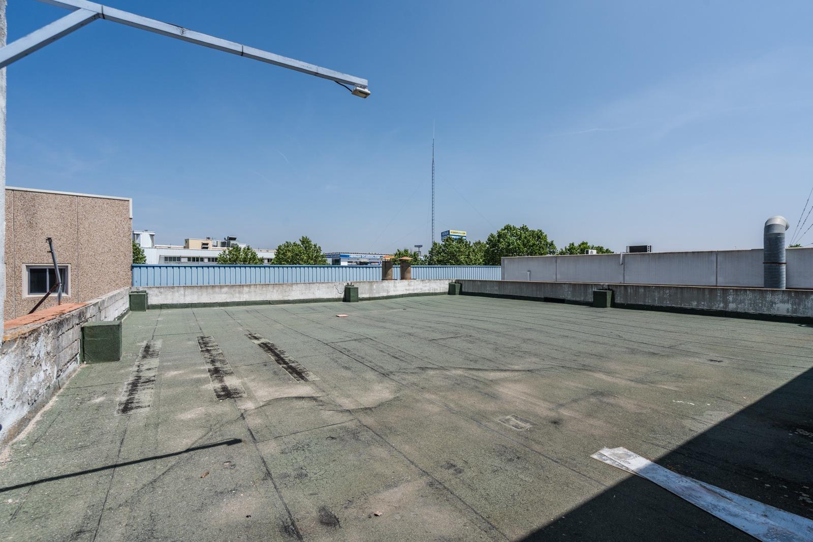 1-10-15 NAVE INDUSTRIAL EN MÓSTOLES – CALLE FRAGUA – 1.720 M² EN 4 PLANTAS Se ofrece en venta una magnífica