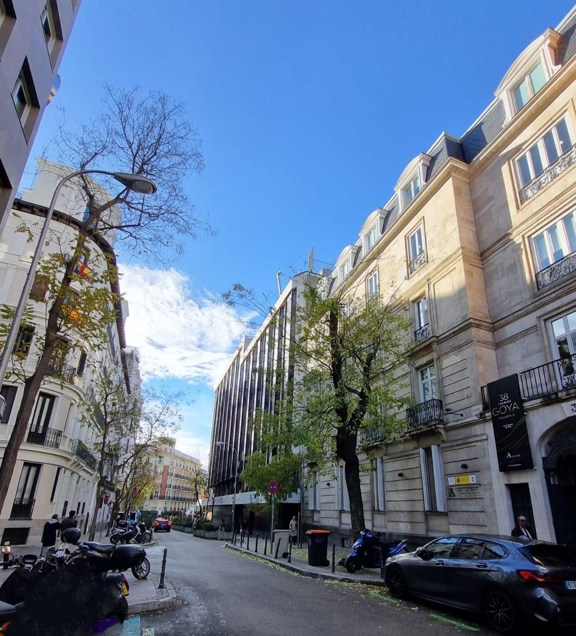 Plaza de garaje para coche pequeño