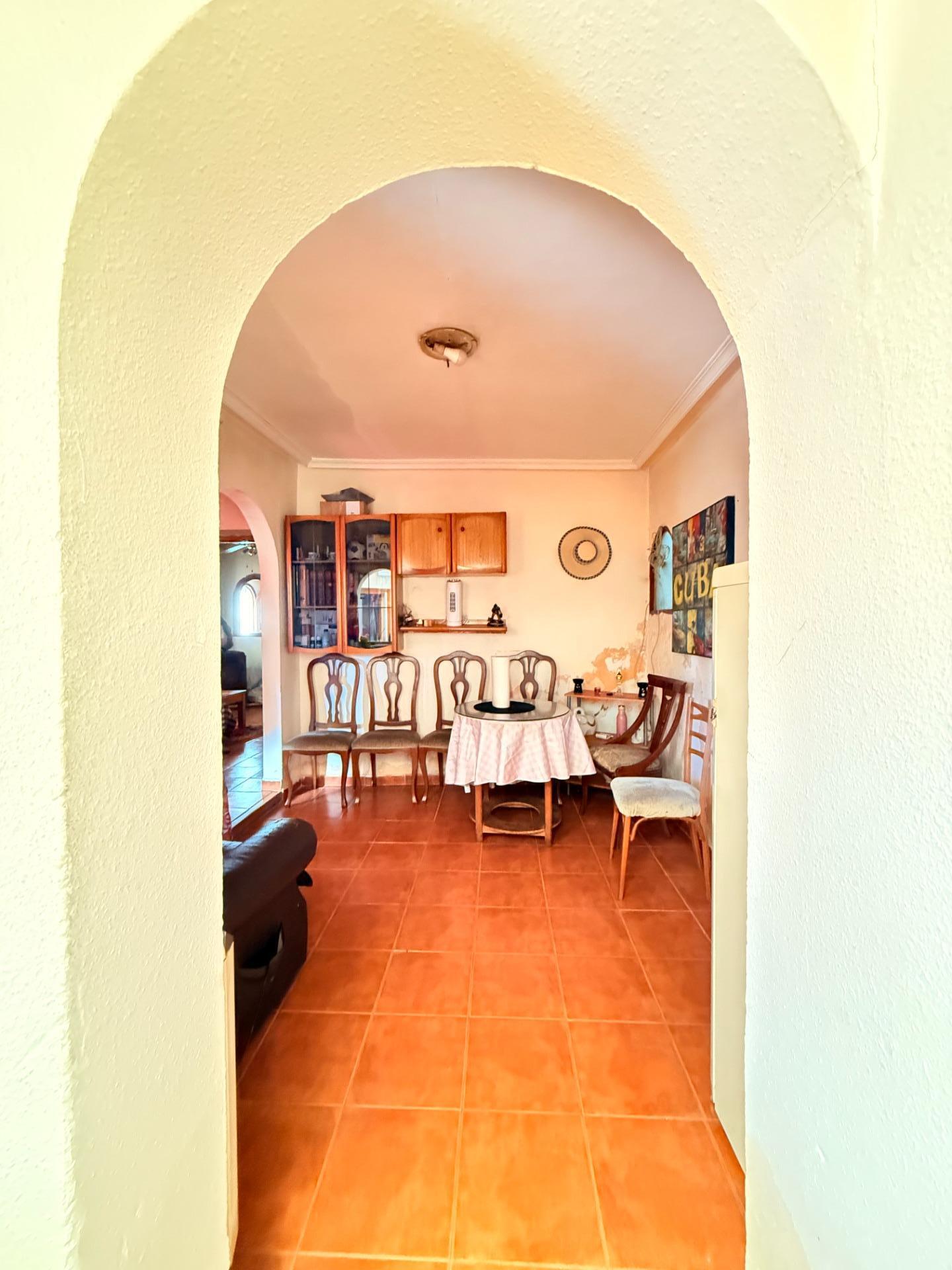 10-9-5 CASA RUSTICA DE 73 Mts2 CON UNA CUEVA DE 64 Mts2 Y 250 Mts2 DE TERRENO + 1 POZO
