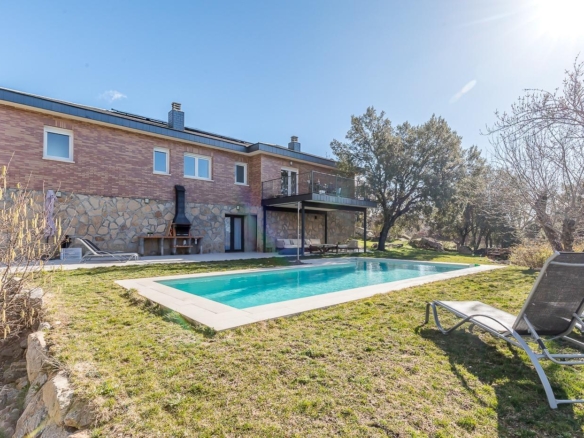 Chalet independiente en una sola planta.