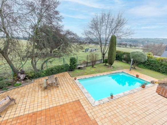 Impresionante chalet de esquina en La Navata, Galapagar – Ideal para Familias –