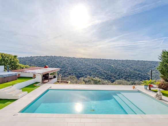 Chalet individual con piscina en Valdemorillo