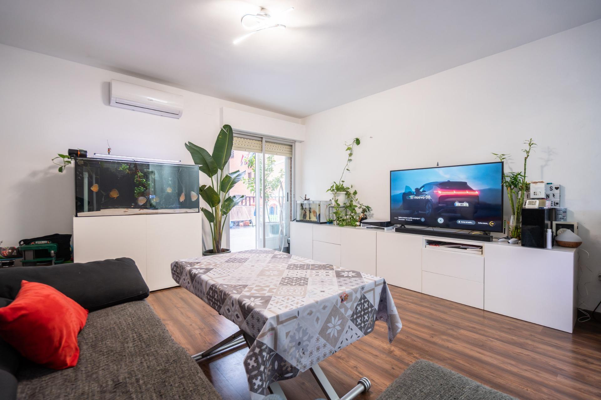 19-3-7 OPORTUNIDAD ÚNICA EN MEJORADA DEL CAMPO: VIVIENDA DE TRES HABITACONES Y UNA ESTUPENDA NAVE