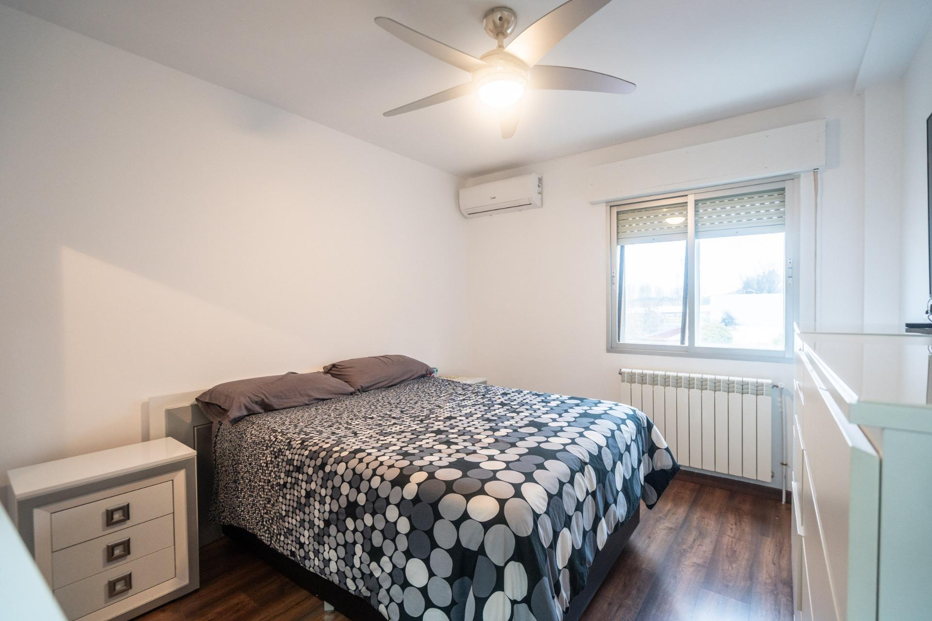 19-6-6 OPORTUNIDAD ÚNICA EN MEJORADA DEL CAMPO: VIVIENDA DE TRES HABITACONES Y UNA ESTUPENDA NAVE