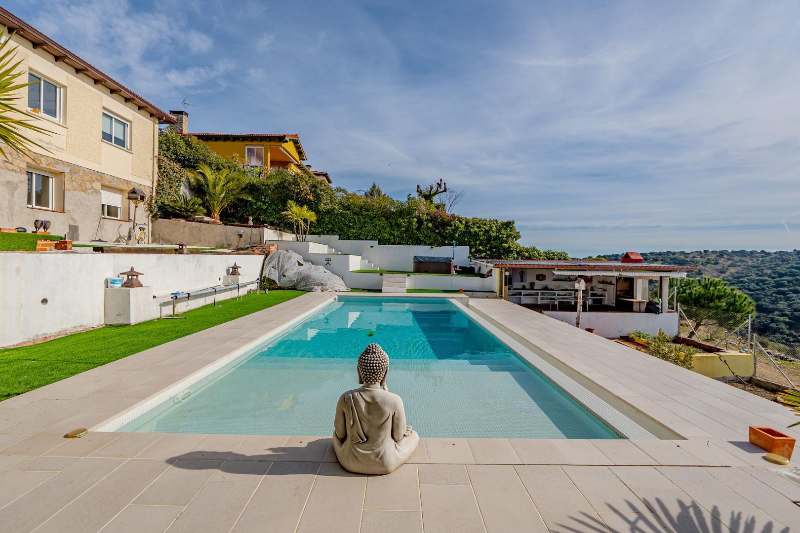 19-8-2 Chalet individual con piscina en Valdemorillo