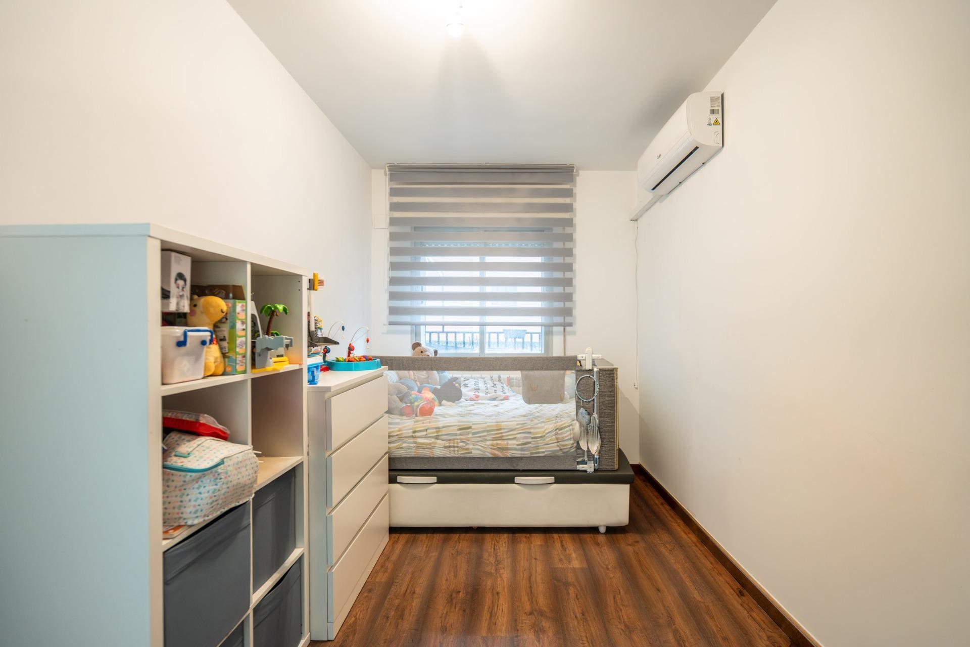19-8-7 OPORTUNIDAD ÚNICA EN MEJORADA DEL CAMPO: VIVIENDA DE TRES HABITACONES Y UNA ESTUPENDA NAVE