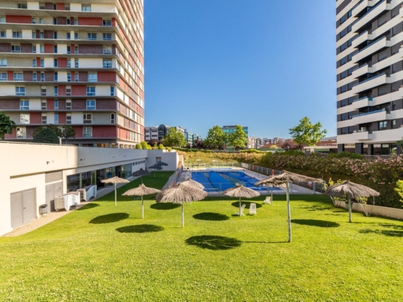 ^**^BAJO DE ENSUEÑO, REFORMADO EN 2021 CON JARDÍN DE 45 M2 EN UNA DE LAS MEJORES ZONAS DE LAS ROZAS DE MADRID^**^ Exclusivo bajo recientemente reformado con jardín privado en una de las mejores zon