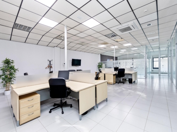 Se vende nave de oficinas alquilada, en rentabilidad