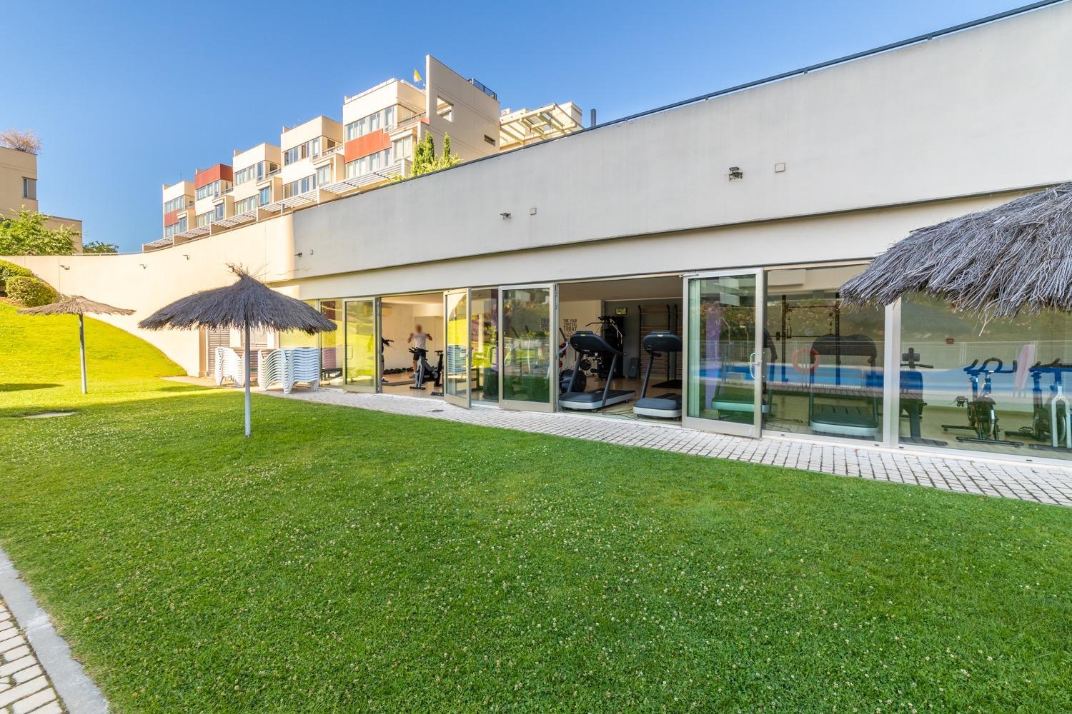 2-5-50 Piso exterior muy luminoso de 2 habitaciones en Isla de Chamartín