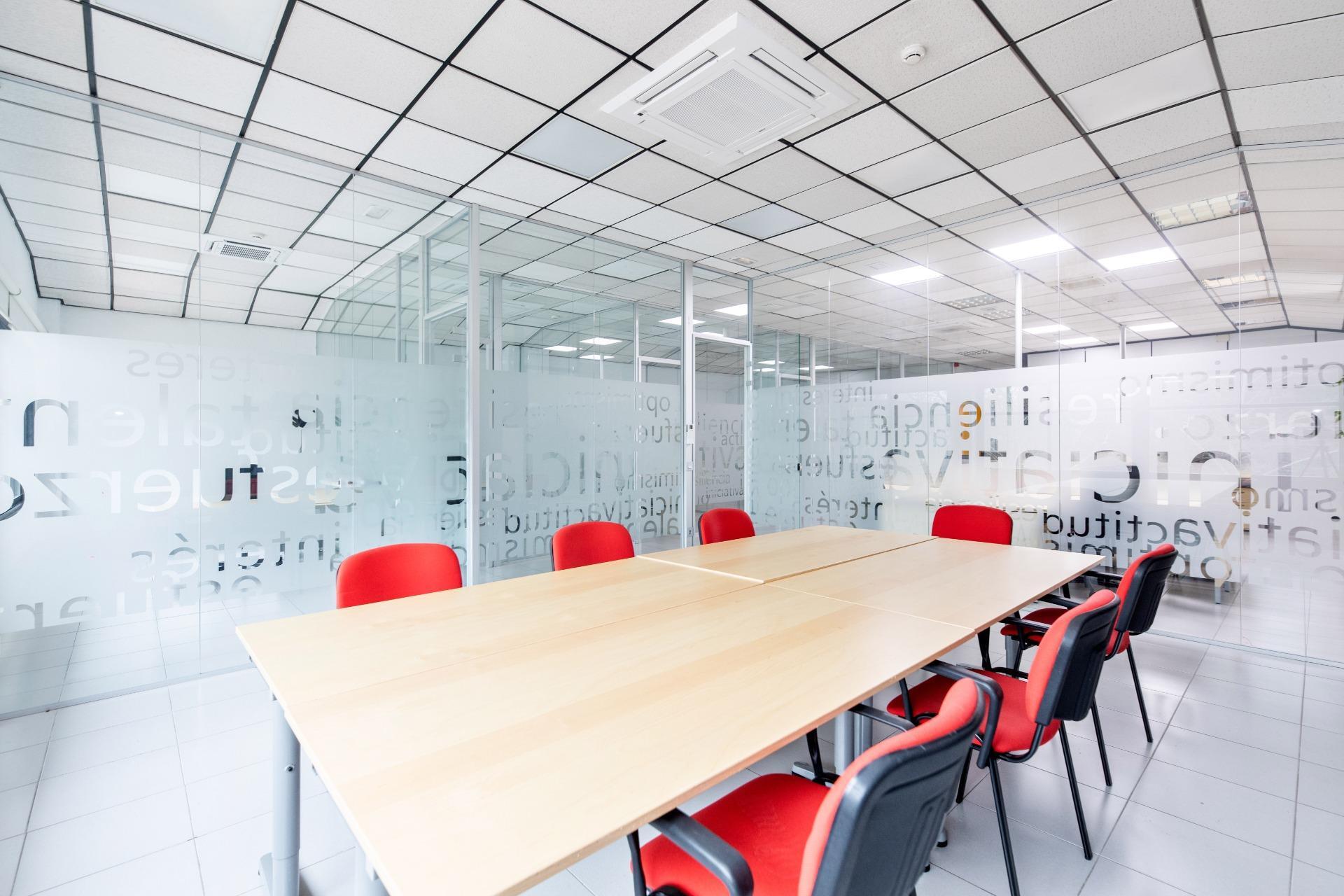 Se vende nave de oficinas alquilada, en rentabilidad