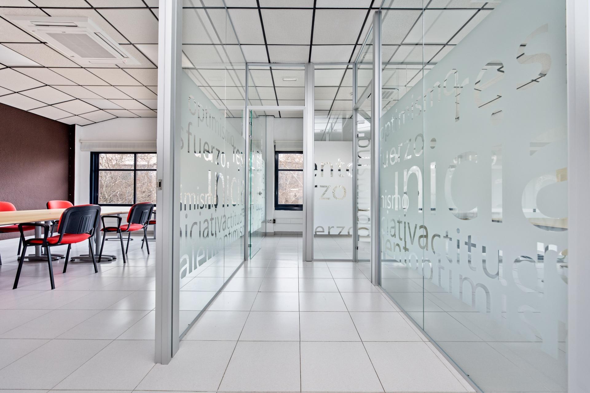 Se vende nave de oficinas alquilada, en rentabilidad
