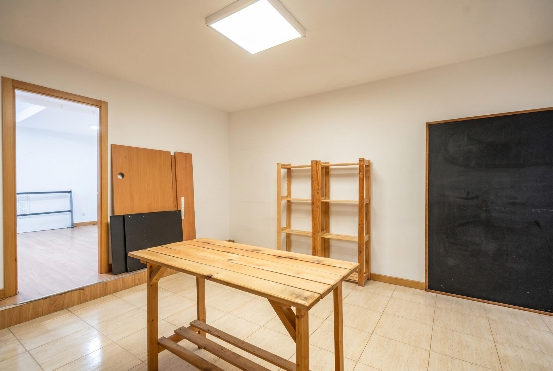 3-12-3 ESPECTACULAR LOCAL COMERCIAL DE 250 M² EN PLENO CENTRO DE TORRELODONES – AMPLITUD, VISIBILIDAD Y GRAN POTENCIAL