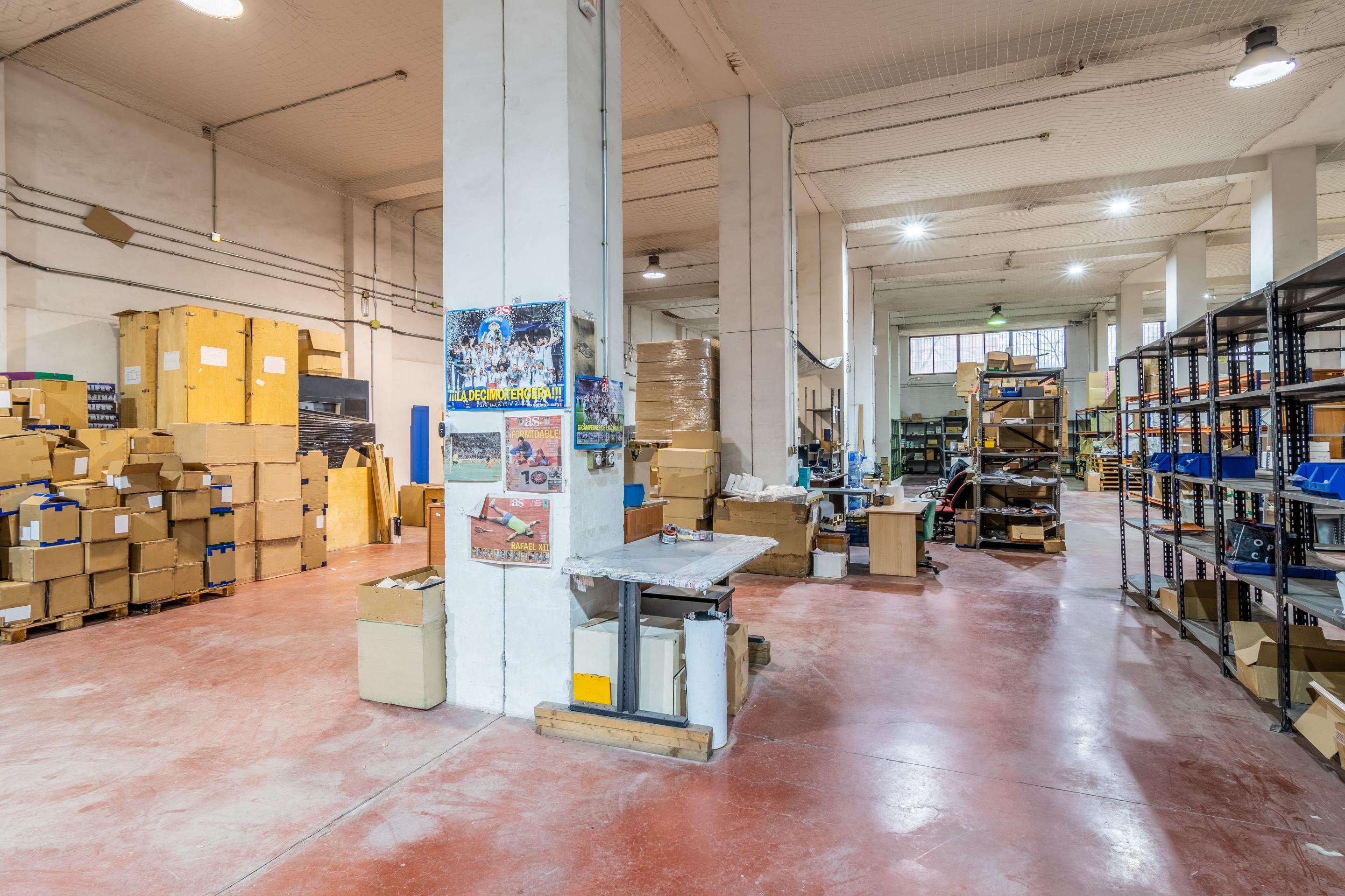 Local/Nave en Usera
