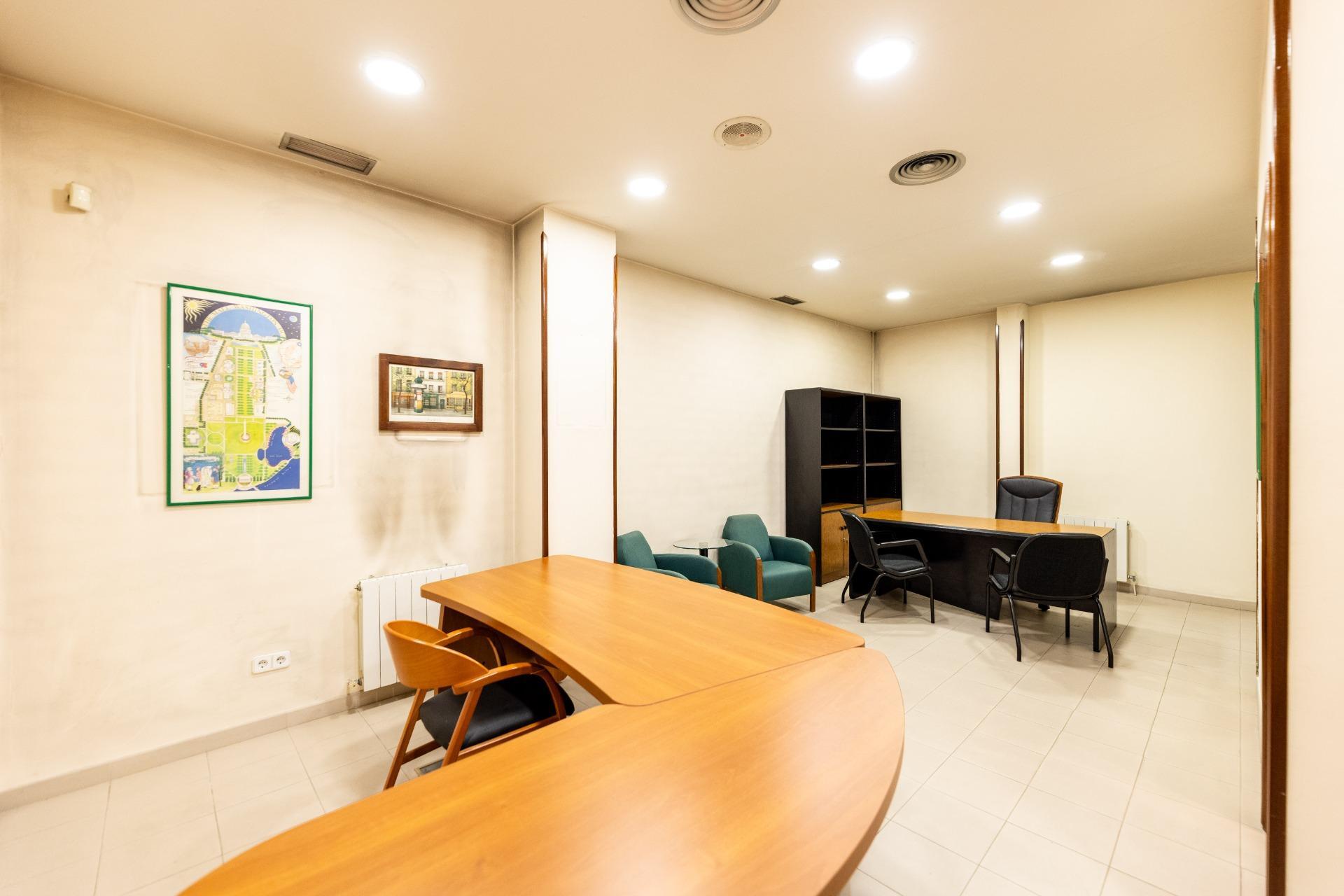 LOCAL COMERCIAL DE GRAN SUPERFICIE EN PLENA CEA BERMÚDEZ – CHAMBERÍ