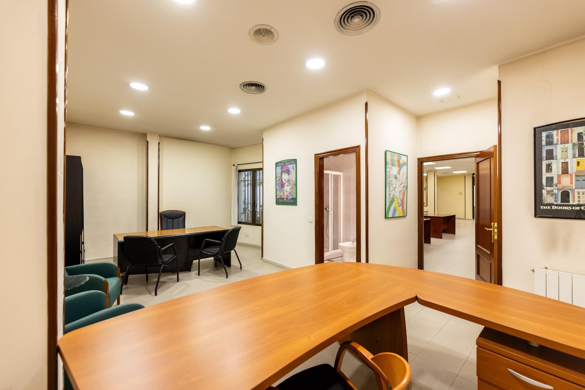 LOCAL COMERCIAL DE GRAN SUPERFICIE EN PLENA CEA BERMÚDEZ – CHAMBERÍ
