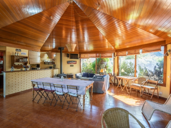 EXCLUSIVO CHALET EN URBANIZACIÓN PREMIUM CON CLUB SOCIAL Y SEGURIDAD 24H EN BECERRIL DE LA SIERRA