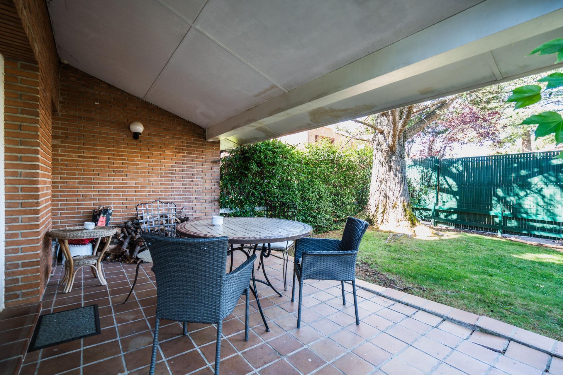 40-7 EXCLUSIVO CHALET EN URBANIZACIÓN PREMIUM CON CLUB SOCIAL Y SEGURIDAD 24H EN BECERRIL DE LA SIERRA