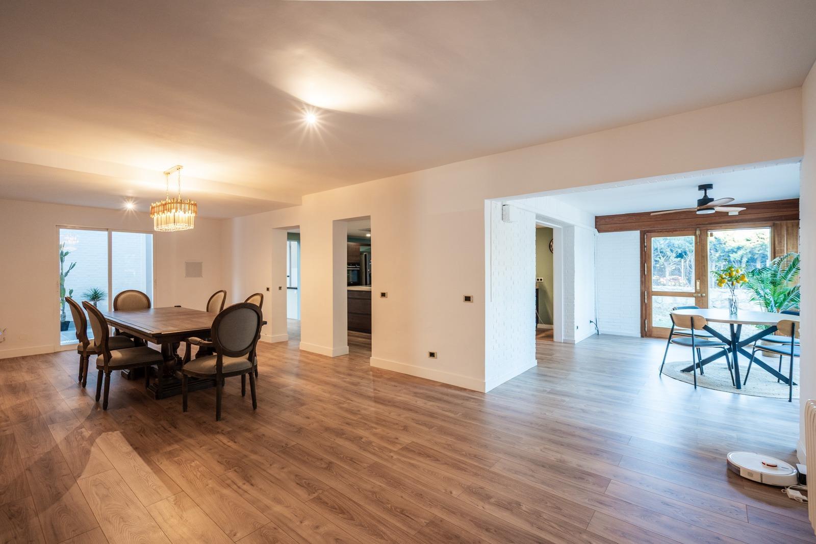 48-8 ^**^CHALET INDEPENDIENTE DE LUJO EN CLUB DE GOLF, LAS ROZAS — VIVIENDA ÚNICA EN ENTORNO EXCLUSIVO^**^ Presentamos esta exclusiva vivienda unifamiliar en una de las urbanizaciones más prestigiosas