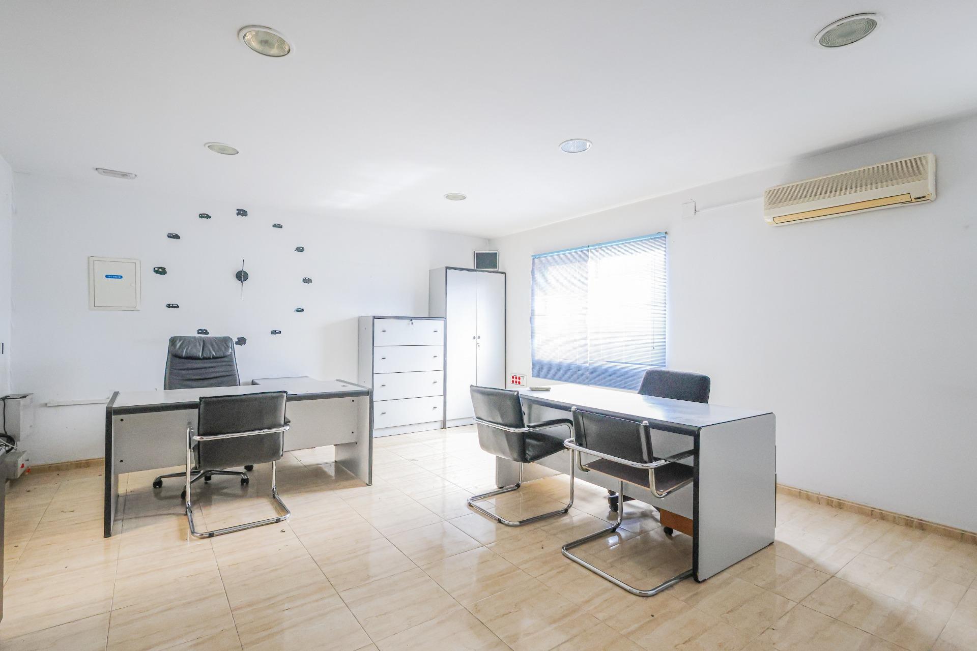Nave en venta en Calle Roma, Casarrubuelos