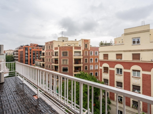 ^**^EXCLUSIVO PISO EN CHAMBERÍ CON TERRAZA, GARAJE Y EXCELENTES CALIDADES^**^