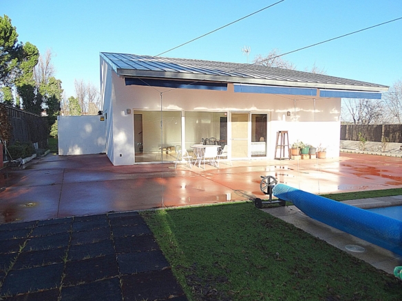 ¡¡ EXCLUSIVA casa independiente en Los Villares que no se ven todos los días!!