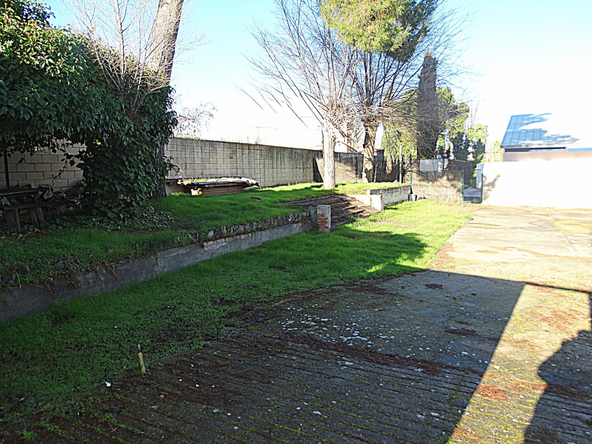 ¡¡ EXCLUSIVA casa independiente en Los Villares que no se ven todos los días!!