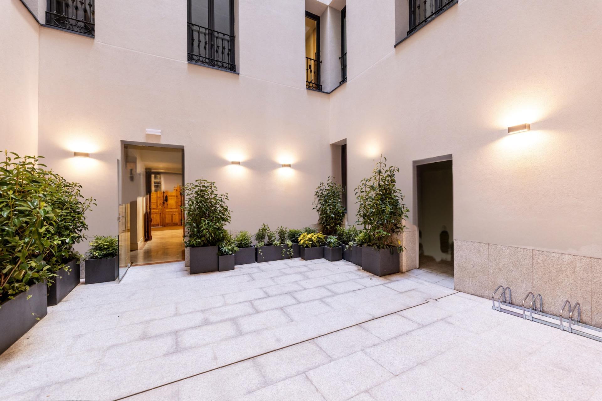 79-5 ^^ Piso de nueva construcción en Almagro – Lujo contemporáneo en una de las mejores zonas de Madrid ^^