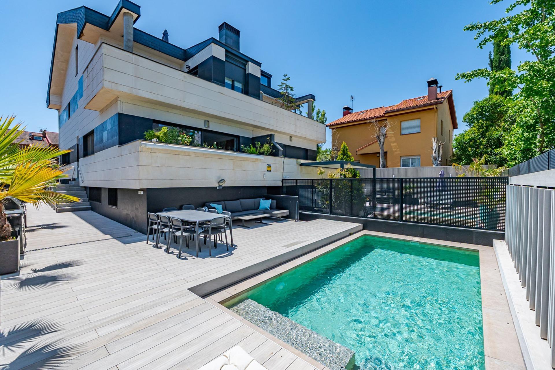 9-1-7 Chalet premium con piscina privada y acabados de alta gama en Pozuelo