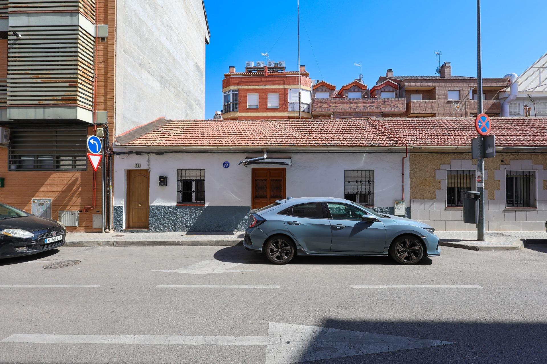 1-2-29 Casa / Chalet adosado en venta en Calle la Coruña, Leganés