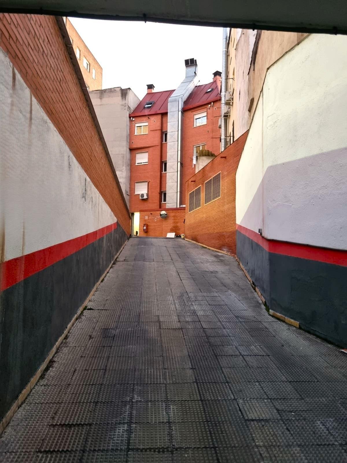 Plaza para coche grande