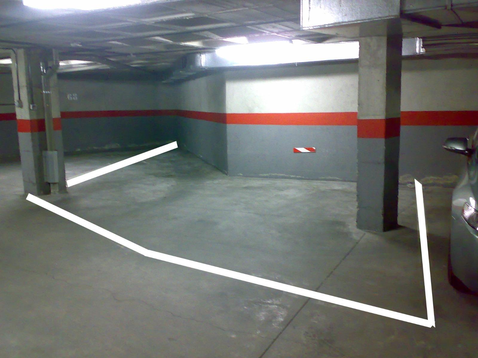 Plaza para coche grande