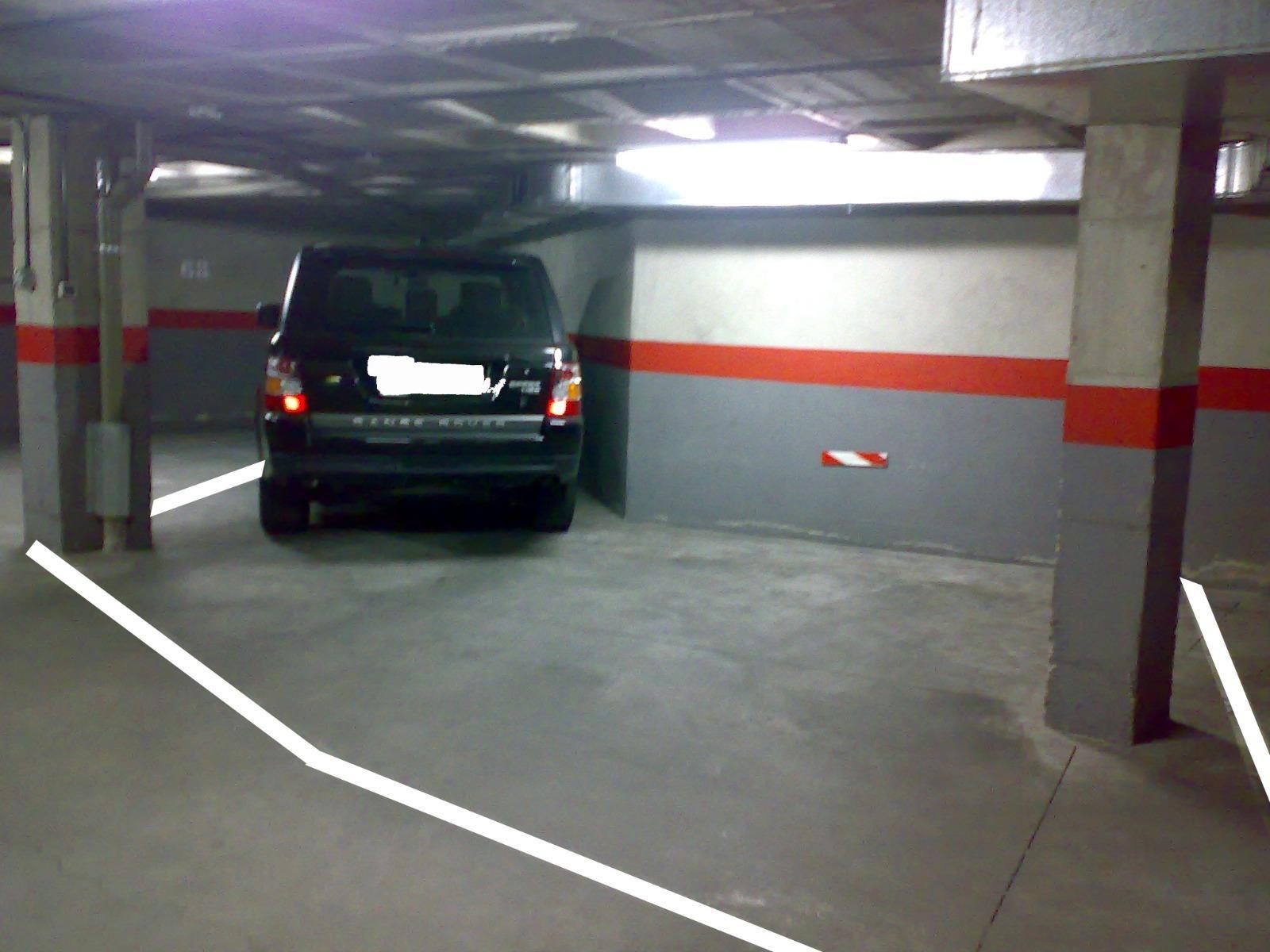 Plaza para coche grande