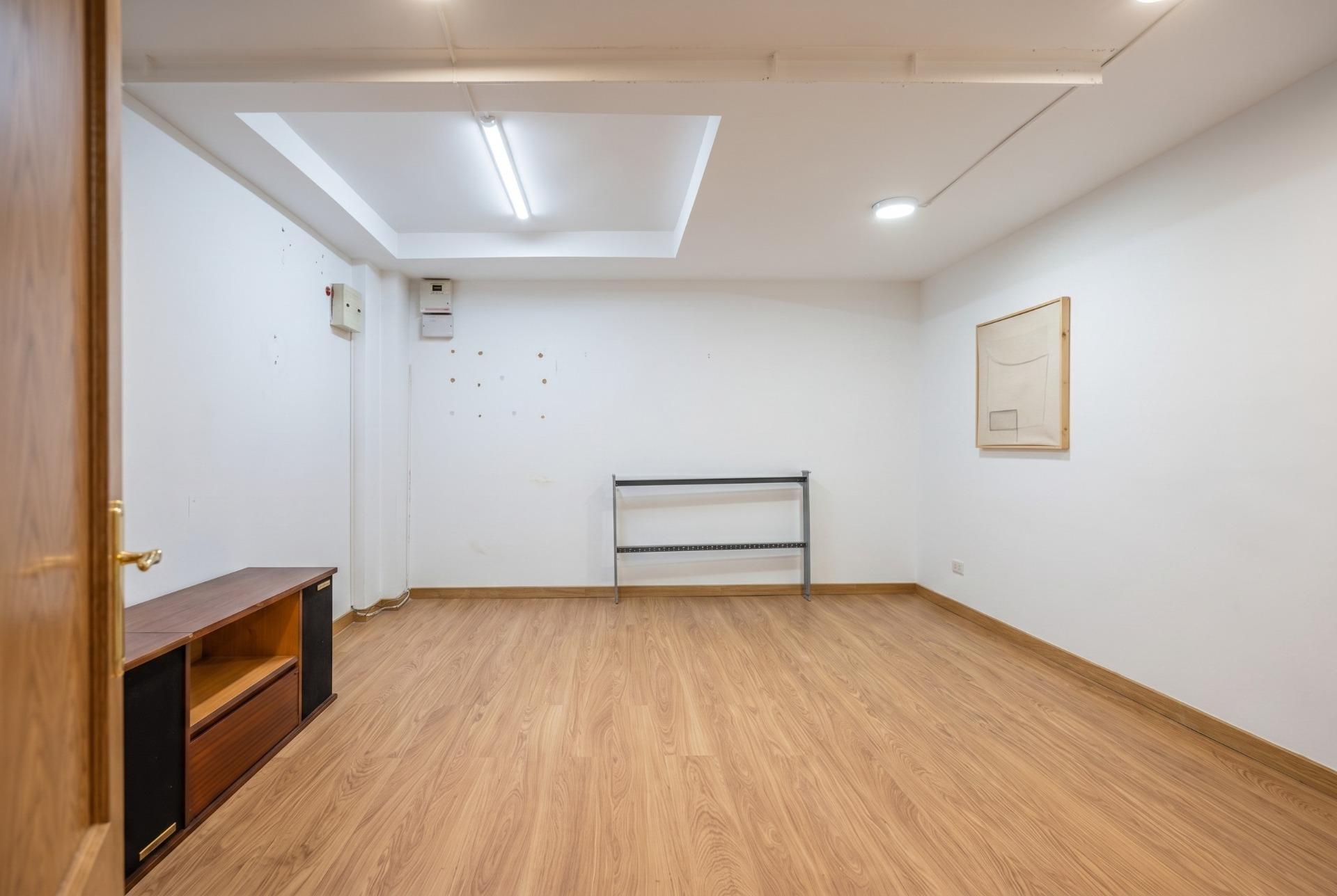 11-2-3 ^**^ESPECTACULAR LOCAL COMERCIAL DE 250 M² EN PLENO CENTRO DE TORRELODONES – ALTA RENTABILIDAD^**^