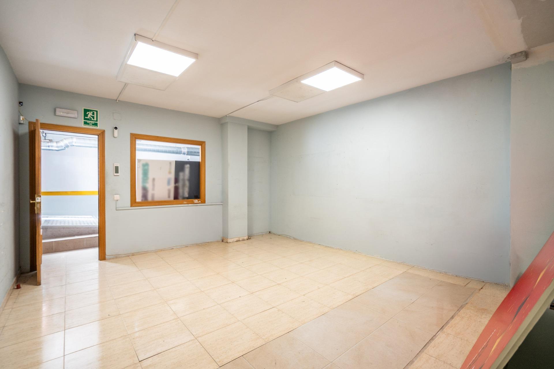 11-5-4 ^**^ESPECTACULAR LOCAL COMERCIAL DE 250 M² EN PLENO CENTRO DE TORRELODONES – ALTA RENTABILIDAD^**^