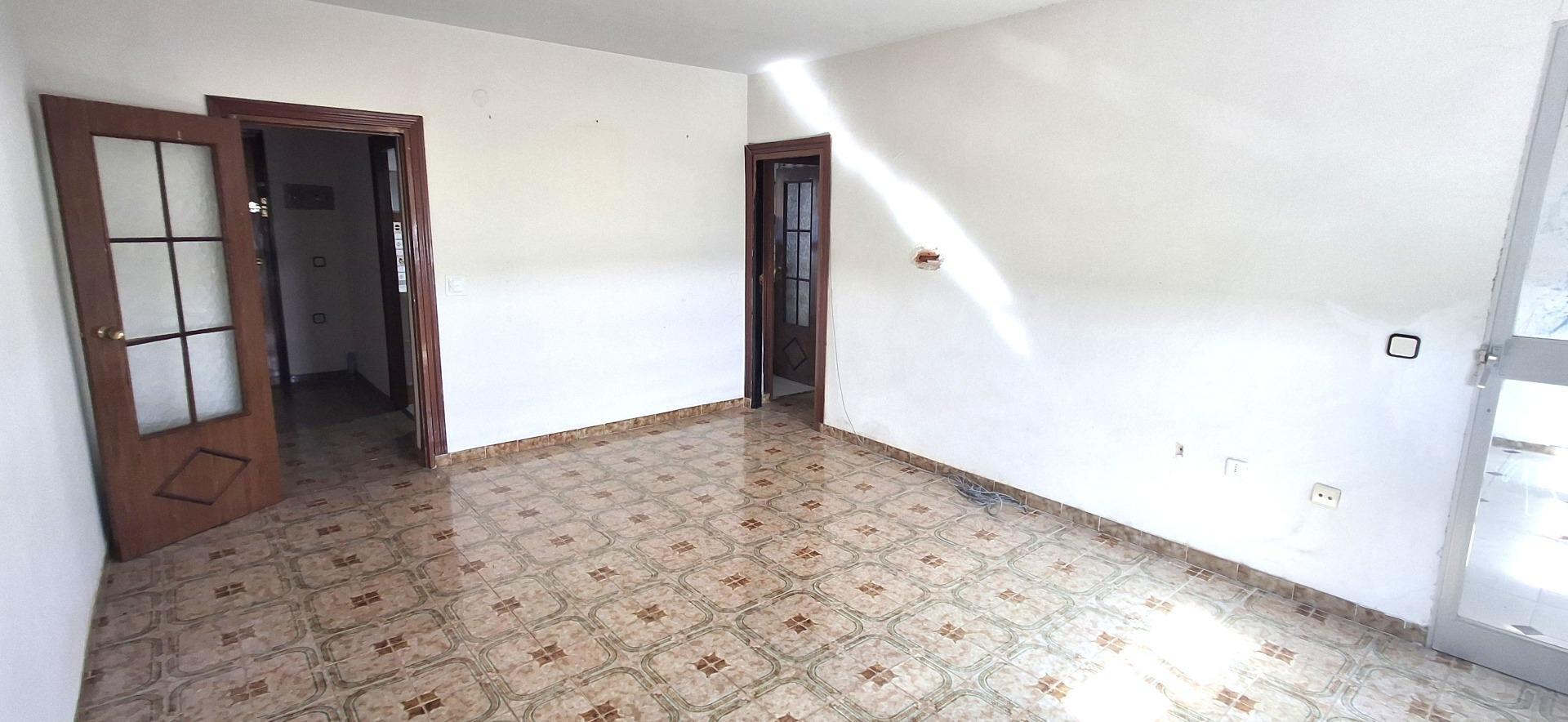 PISO EN URBANIZACIÓN CON PISCINA