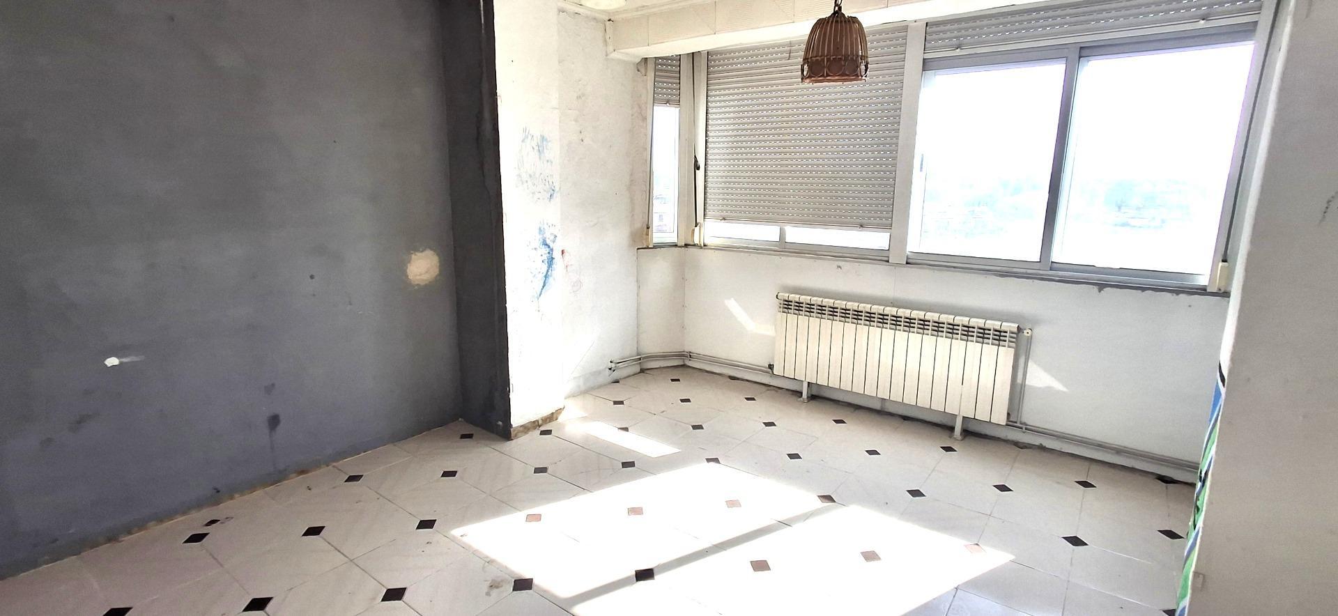 PISO EN URBANIZACIÓN CON PISCINA