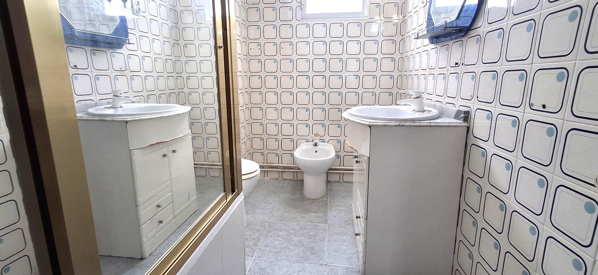PISO EN URBANIZACIÓN CON PISCINA