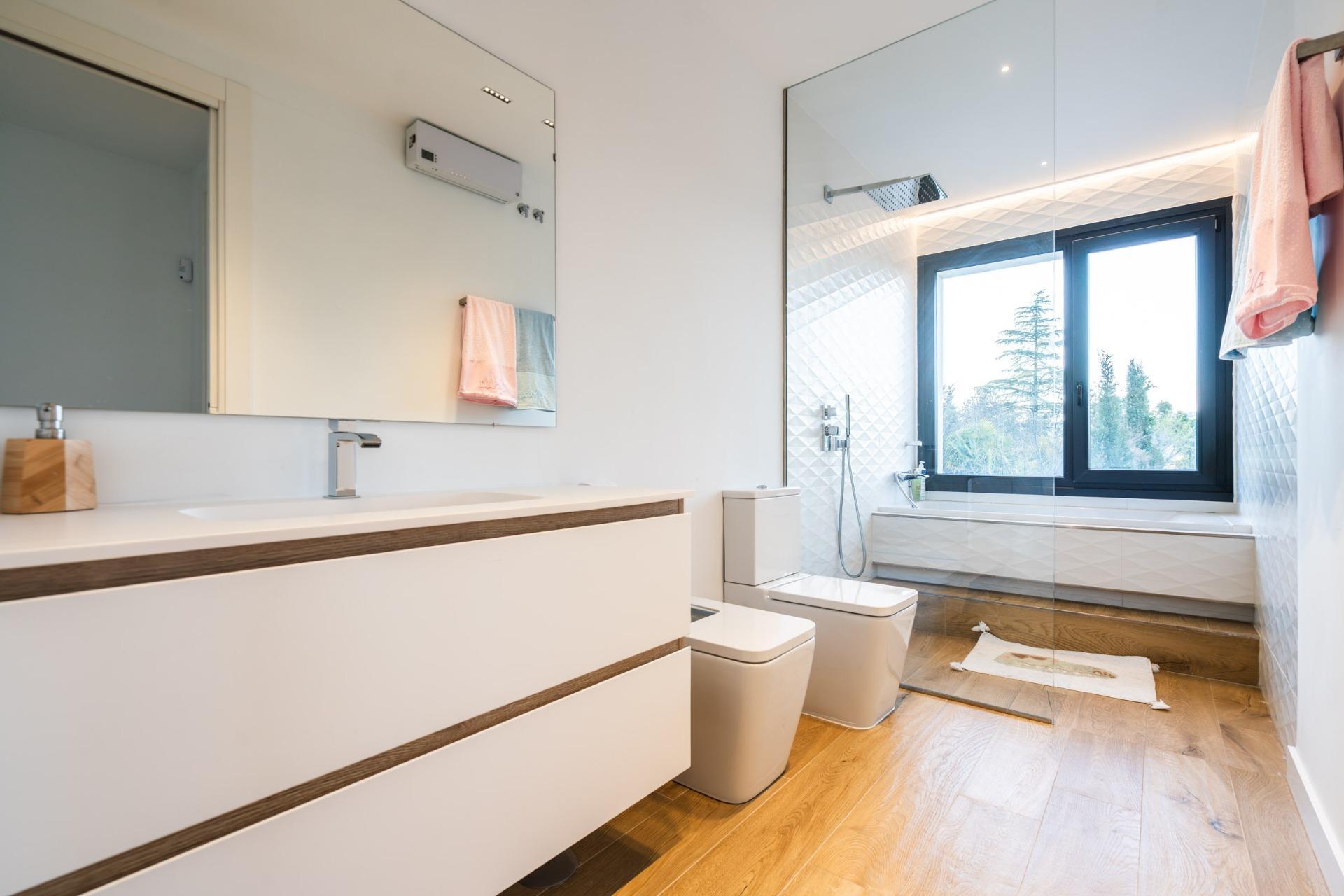 14-14 IMPRESIONANTE VIVIENDA DE DISEÑO CON PISCINA DE SAL Y ESPECTACULARES VISTAS