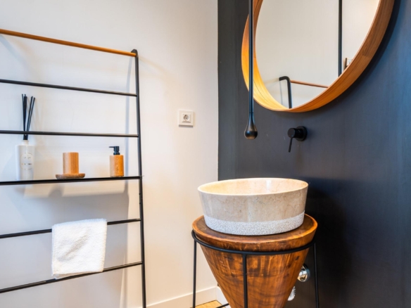 IMPRESIONANTE VIVIENDA DE DISEÑO CON PISCINA DE SAL Y ESPECTACULARES VISTAS