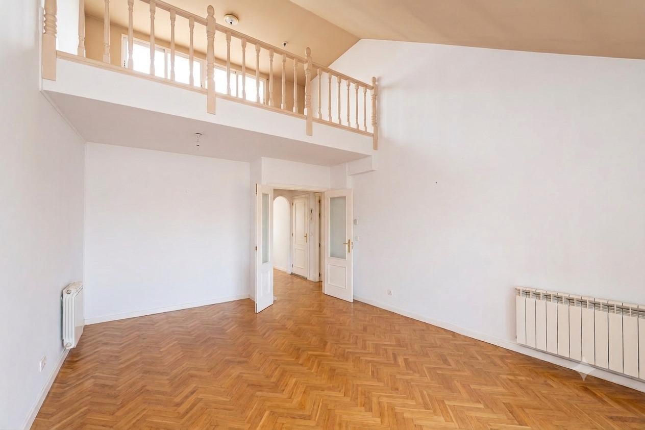Ätico, con terraza , piscina, garaje y trastero