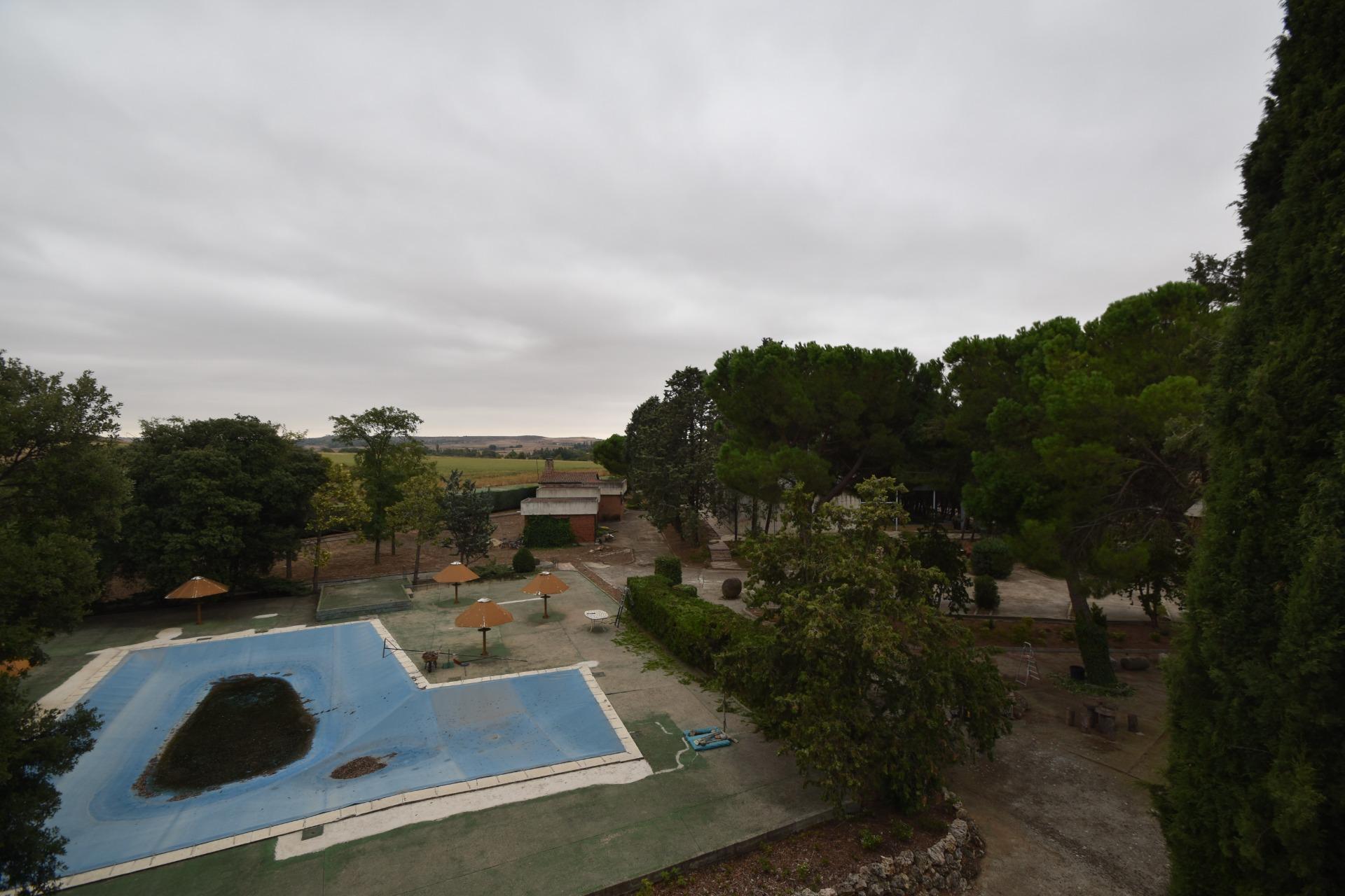 19-2 SINGULAR FINCA EN FUENTE EL SAZ DE JARAMA CON LICENCIA APROBADA.