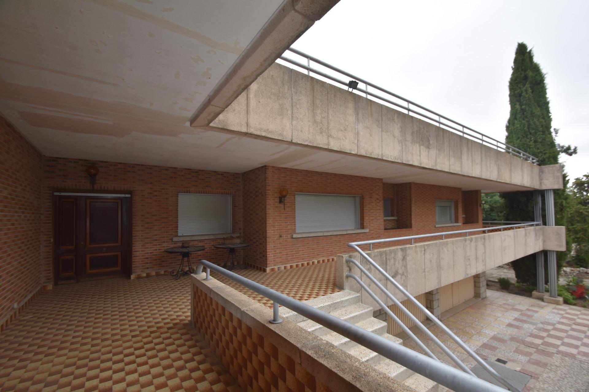 19-7 SINGULAR FINCA EN FUENTE EL SAZ DE JARAMA CON LICENCIA APROBADA.