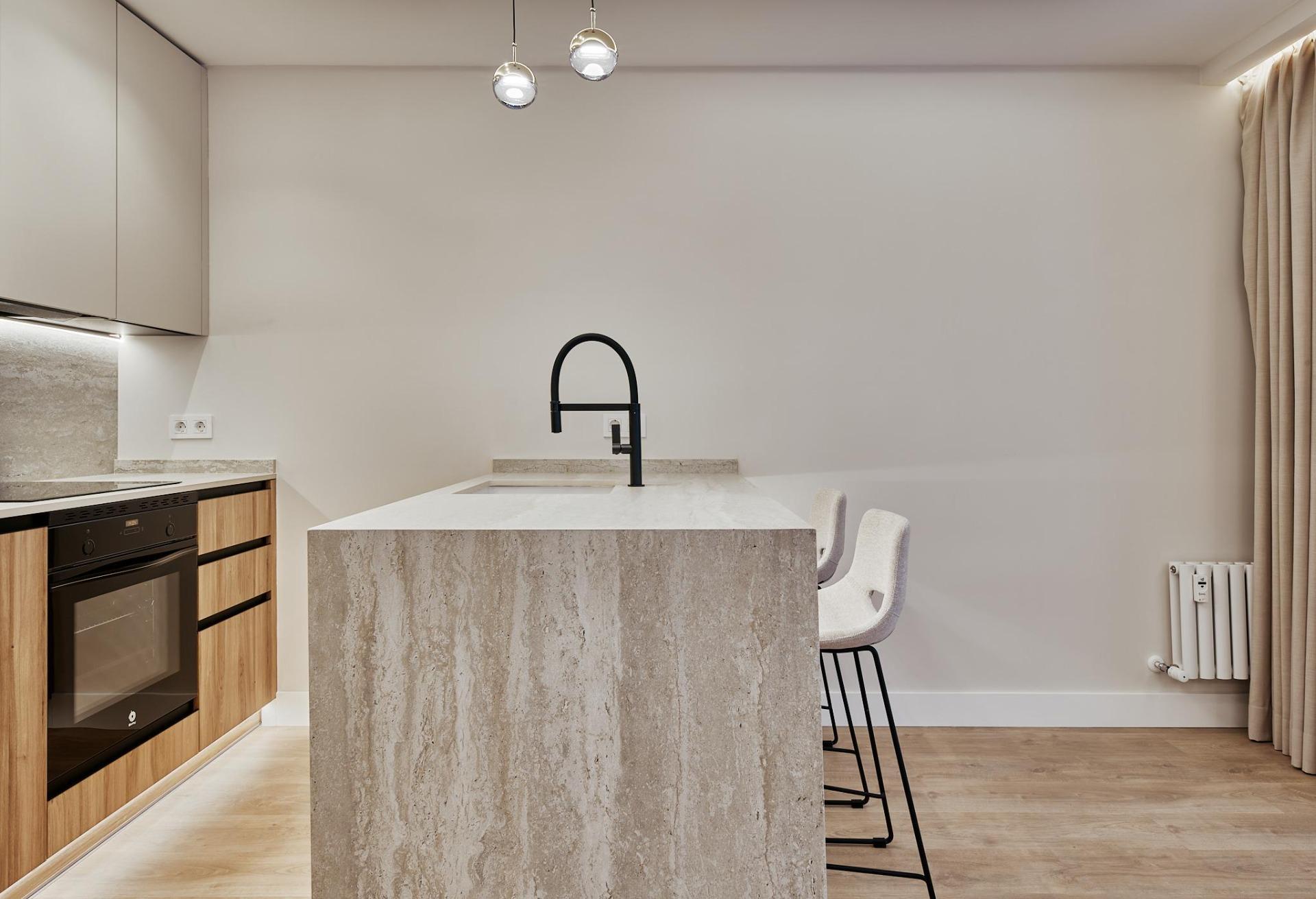2-13 PISO EN DON RAMON DE LA CRUZ, UNA 3º PLANTA CON DOS TERRAZAS, PORTERIA. 150 MTS CON 3 HABITACIONES DOBLES Y 2 BAÑOS.