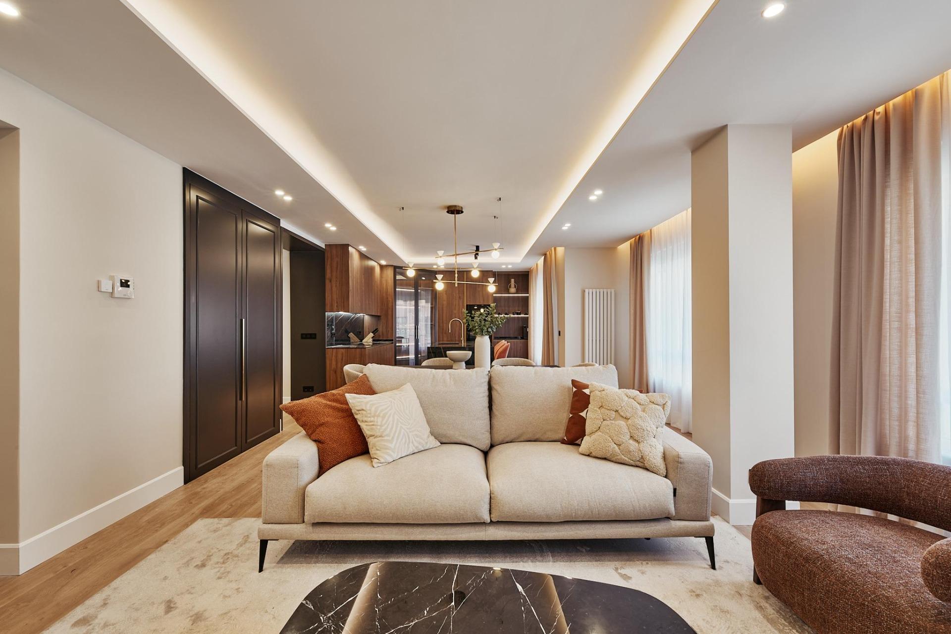 2-3-24 Exclusivo piso en Calle General Diaz Porlier de 200 mt , una 4º planta con 2 terrazas, trastero, 3 hab/3baños. Un lujo de vivienda