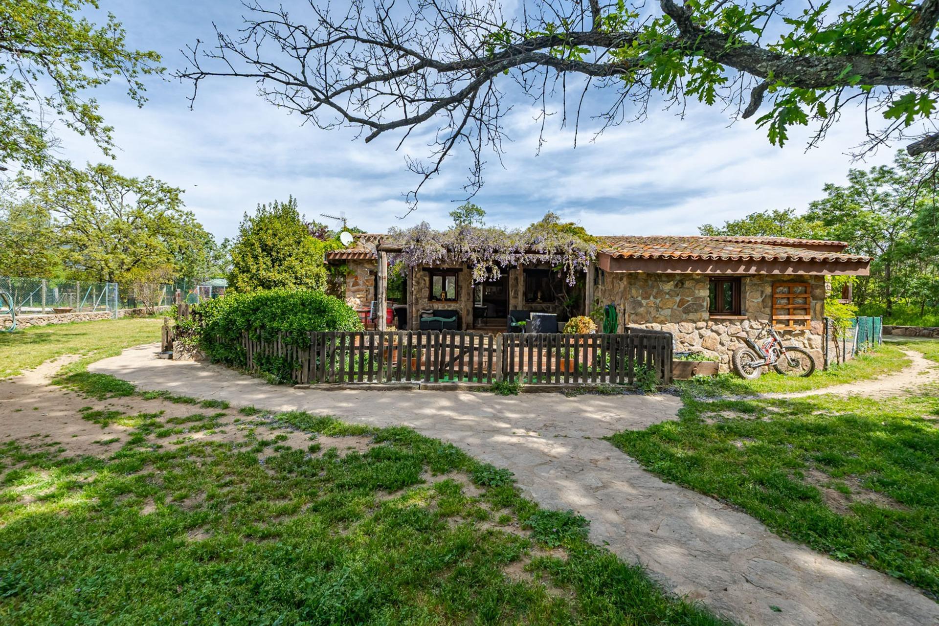 Rústico en , Miraflores de la Sierra