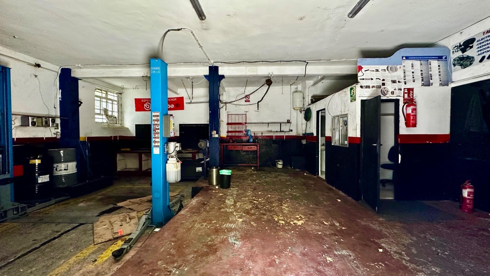 LOCAL COMERCIAL EN CENTRO DE ALCORCÓN. MUY CERCA DE ESTACIÓN RENFE
