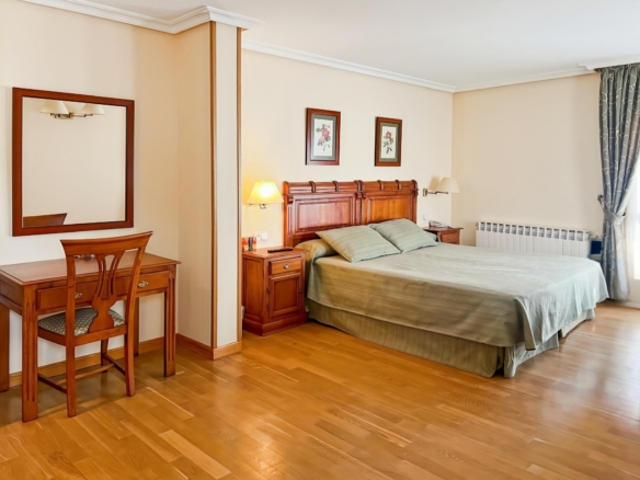 IMPRESIONANTE PROPIEDAD DE 506 M2 EN BUITRAGO: GRAN CASA FAMILIAR CON LICENCIA DE ALOJAMIENTO.