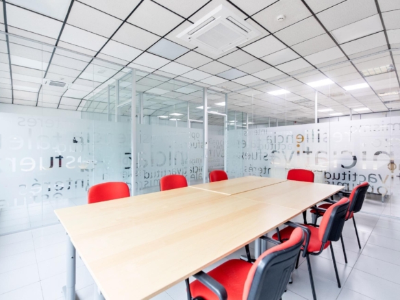 Magnífica nave industrial/oficina de 460 m² en venta en la prestigiosa Avenida Montes de Oca (San Sebastián de los Reyes, Madrid).