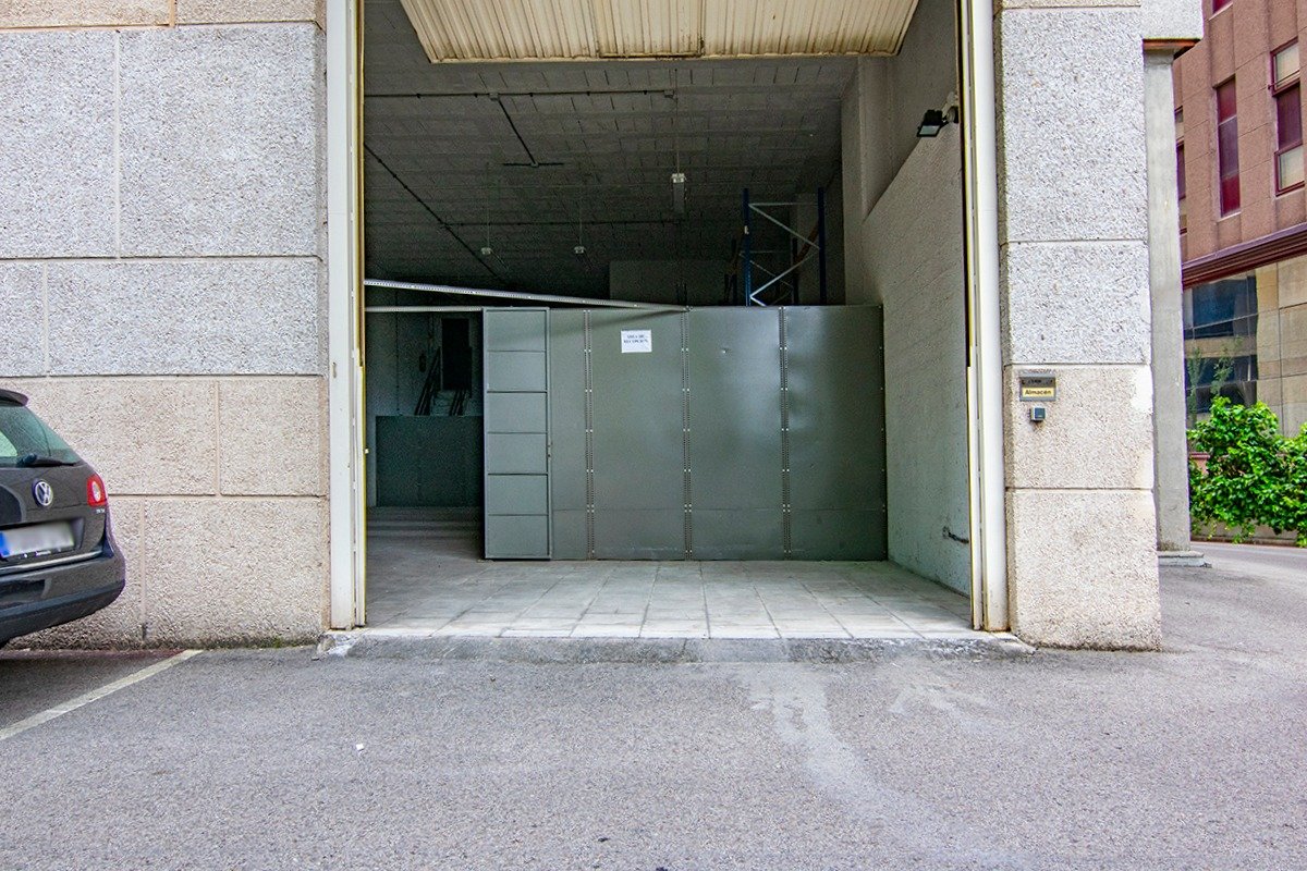 3-6-4 Local en venta en calle de María Tubau, 4, Madrid