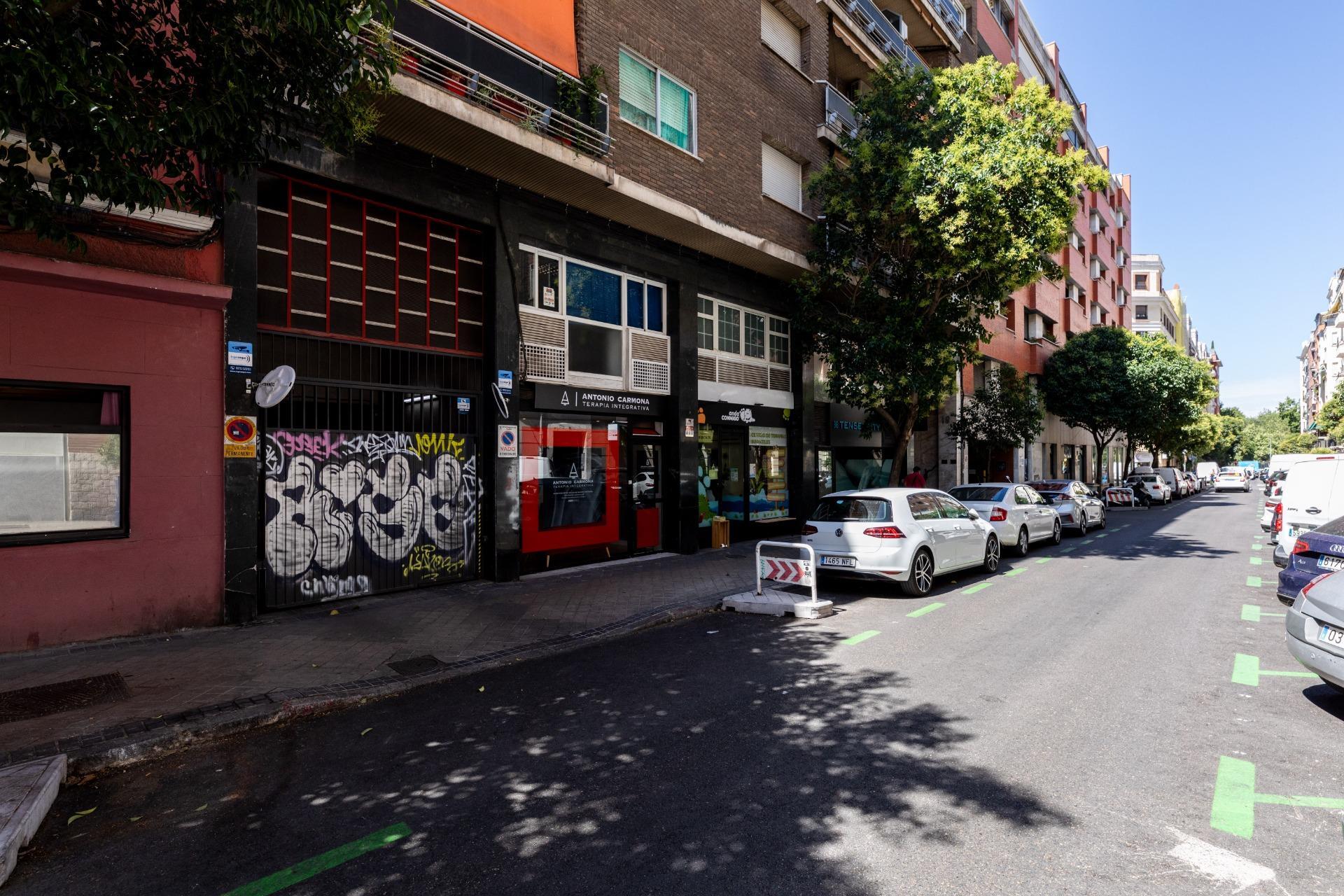 Plaza de garaje para coche grande en Ibiza – Retiro